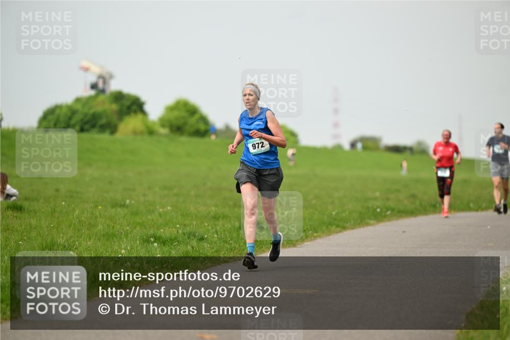 10.05.2026 - 8. Wedeler Halbmarathon Dr. Thomas Lammeyer http://msf.ph/oto/9702629 10.05.2026 11:48:06 Laufen 972 meine-sportfotos.de