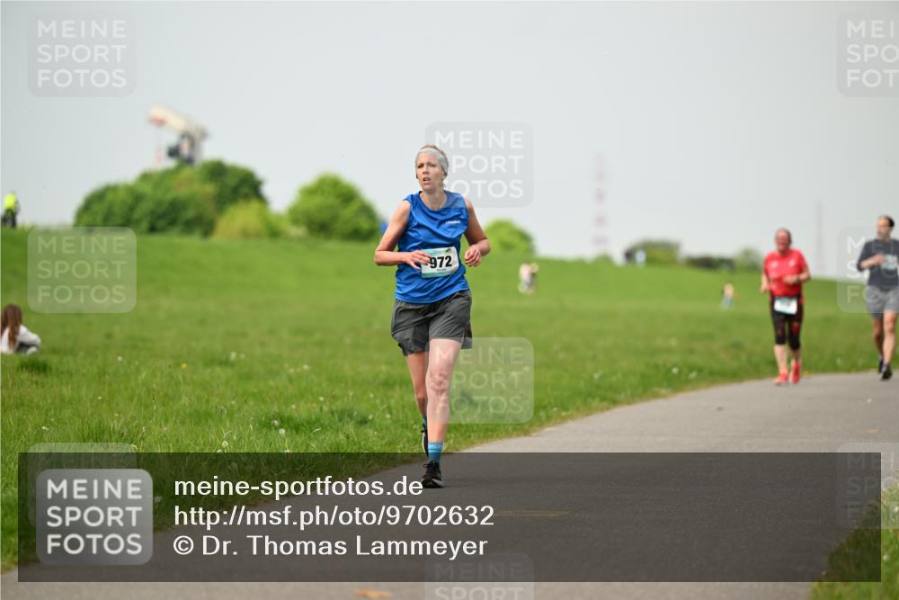 10.05.2026 - 8. Wedeler Halbmarathon Dr. Thomas Lammeyer http://msf.ph/oto/9702632 10.05.2026 11:48:06 Laufen 972 meine-sportfotos.de