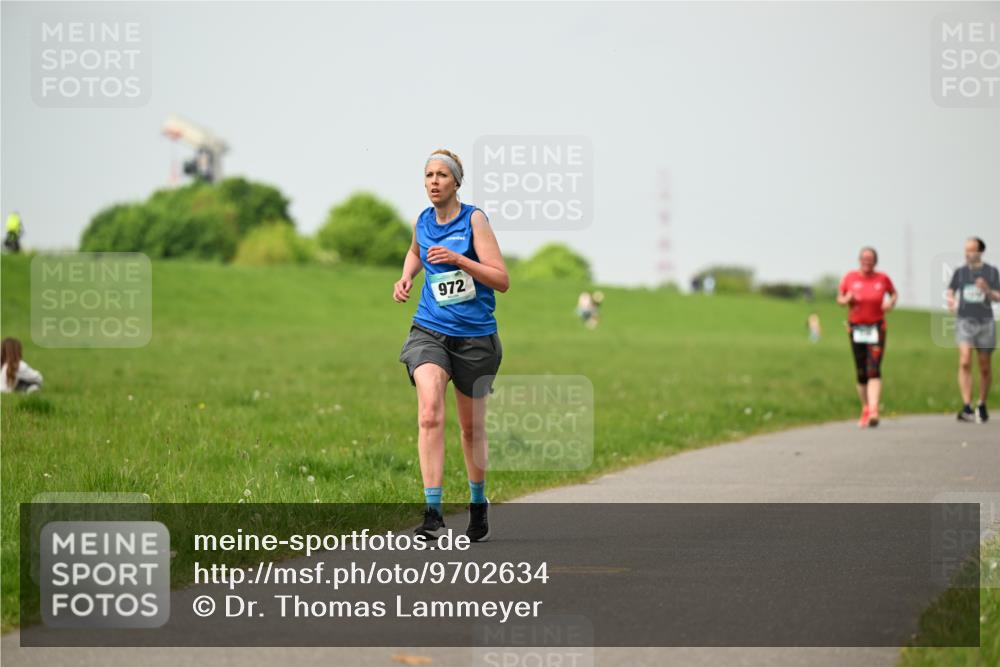 10.05.2026 - 8. Wedeler Halbmarathon Dr. Thomas Lammeyer http://msf.ph/oto/9702634 10.05.2026 11:48:06 Laufen 972 meine-sportfotos.de