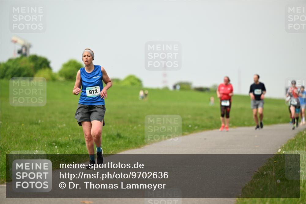 10.05.2026 - 8. Wedeler Halbmarathon Dr. Thomas Lammeyer http://msf.ph/oto/9702636 10.05.2026 11:48:07 Laufen 972 meine-sportfotos.de