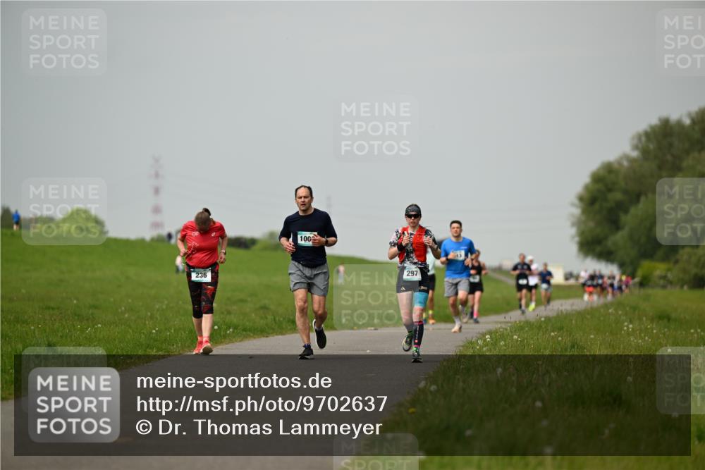 10.05.2026 - 8. Wedeler Halbmarathon Dr. Thomas Lammeyer http://msf.ph/oto/9702637 10.05.2026 11:48:12 Laufen 236, 100, 297 meine-sportfotos.de