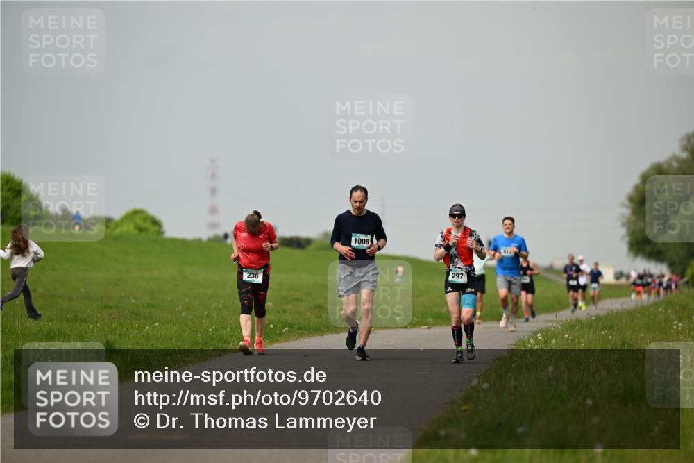 10.05.2026 - 8. Wedeler Halbmarathon Dr. Thomas Lammeyer http://msf.ph/oto/9702640 10.05.2026 11:48:12 Laufen 236, 1008, 297 meine-sportfotos.de