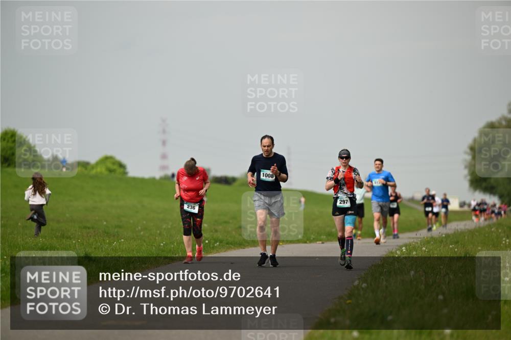10.05.2026 - 8. Wedeler Halbmarathon Dr. Thomas Lammeyer http://msf.ph/oto/9702641 10.05.2026 11:48:12 Laufen  meine-sportfotos.de