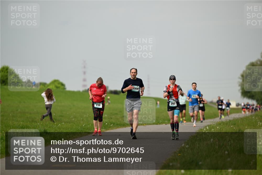 10.05.2026 - 8. Wedeler Halbmarathon Dr. Thomas Lammeyer http://msf.ph/oto/9702645 10.05.2026 11:48:13 Laufen 236, 1008, 297, 513 meine-sportfotos.de