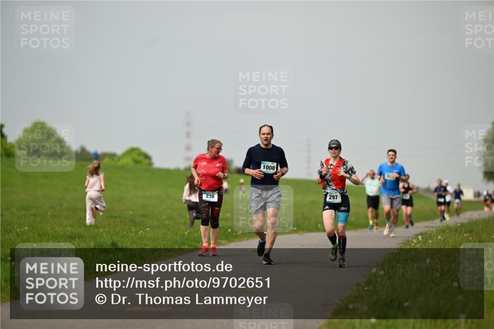 10.05.2026 - 8. Wedeler Halbmarathon Dr. Thomas Lammeyer http://msf.ph/oto/9702651 10.05.2026 11:48:14 Laufen 1008 meine-sportfotos.de