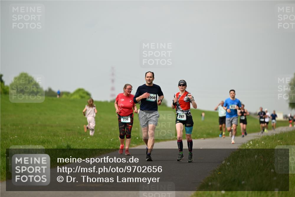 10.05.2026 - 8. Wedeler Halbmarathon Dr. Thomas Lammeyer http://msf.ph/oto/9702656 10.05.2026 11:48:14 Laufen 236, 1008, 297 meine-sportfotos.de
