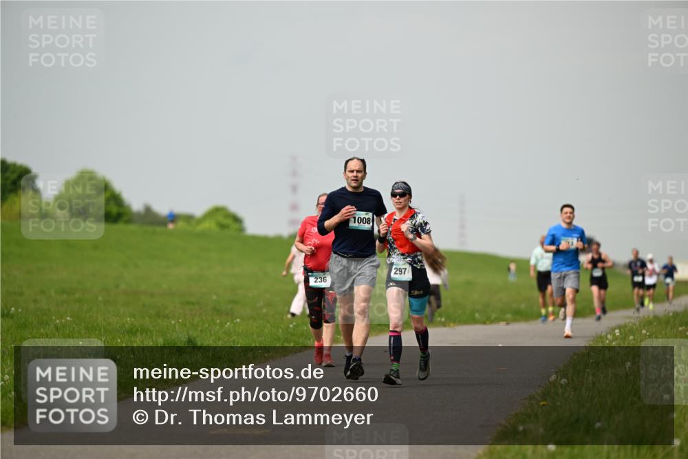 10.05.2026 - 8. Wedeler Halbmarathon Dr. Thomas Lammeyer http://msf.ph/oto/9702660 10.05.2026 11:48:15 Laufen 1008, 236, 297 meine-sportfotos.de