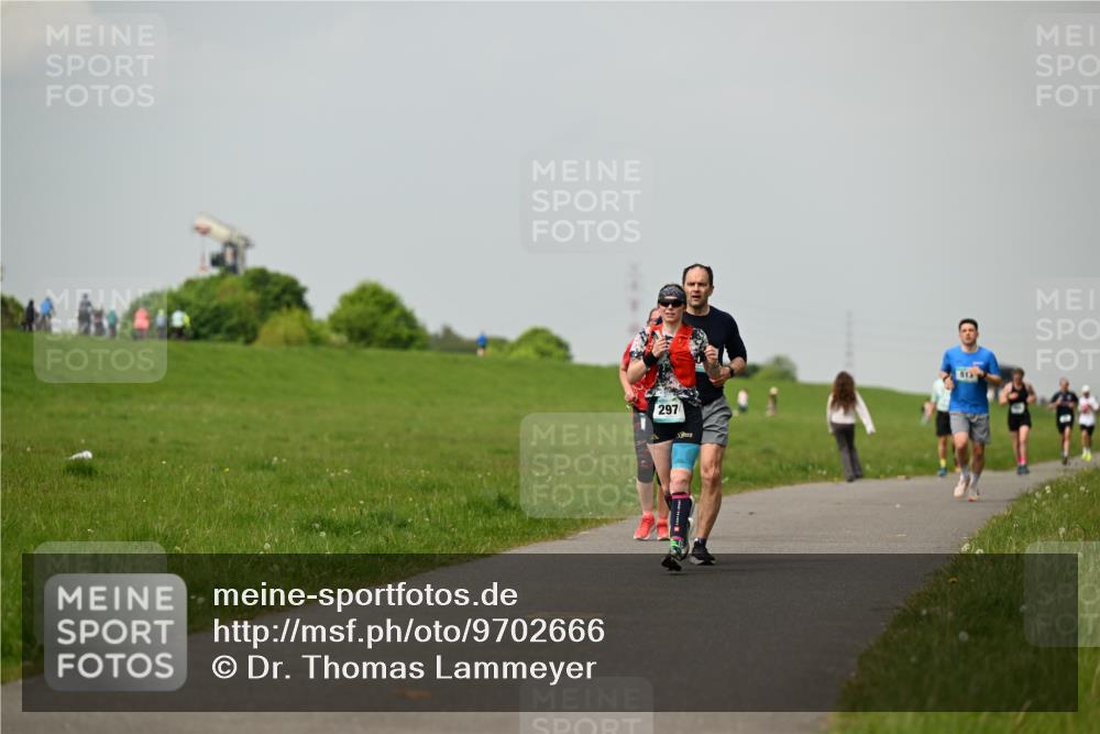 10.05.2026 - 8. Wedeler Halbmarathon Dr. Thomas Lammeyer http://msf.ph/oto/9702666 10.05.2026 11:48:16 Laufen 297, 513 meine-sportfotos.de