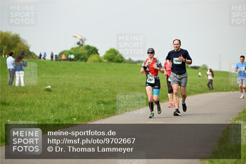 10.05.2026 - 8. Wedeler Halbmarathon Dr. Thomas Lammeyer http://msf.ph/oto/9702667 10.05.2026 11:48:17 Laufen 297, 1000, 513 meine-sportfotos.de