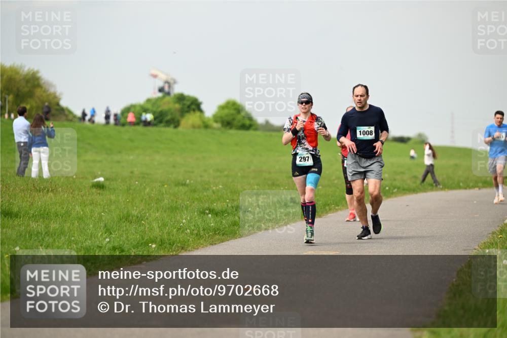 10.05.2026 - 8. Wedeler Halbmarathon Dr. Thomas Lammeyer http://msf.ph/oto/9702668 10.05.2026 11:48:17 Laufen 297, 1008 meine-sportfotos.de