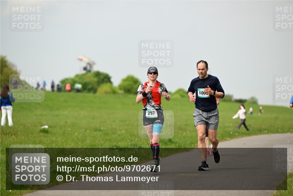 10.05.2026 - 8. Wedeler Halbmarathon Dr. Thomas Lammeyer http://msf.ph/oto/9702671 10.05.2026 11:48:18 Laufen 297, 100 meine-sportfotos.de