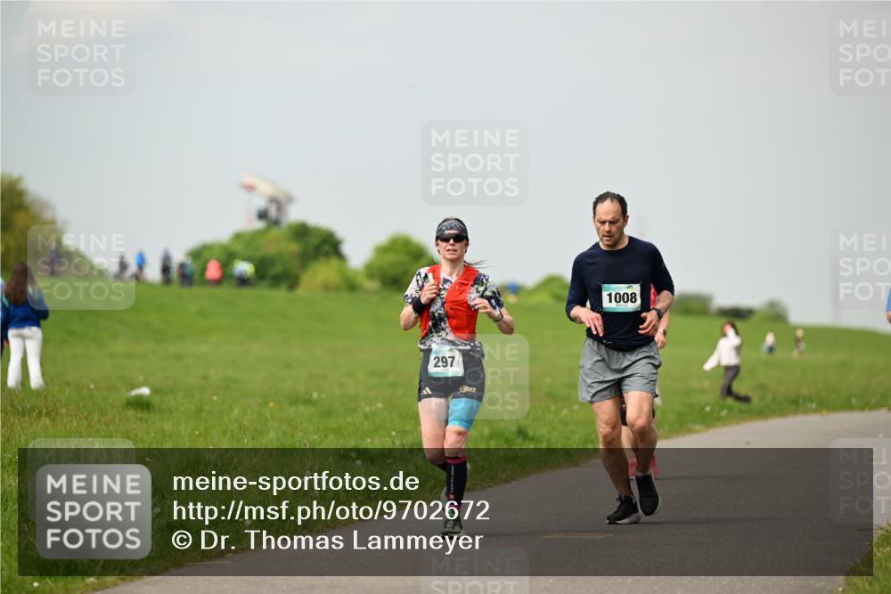 10.05.2026 - 8. Wedeler Halbmarathon Dr. Thomas Lammeyer http://msf.ph/oto/9702672 10.05.2026 11:48:18 Laufen 297, 1008 meine-sportfotos.de