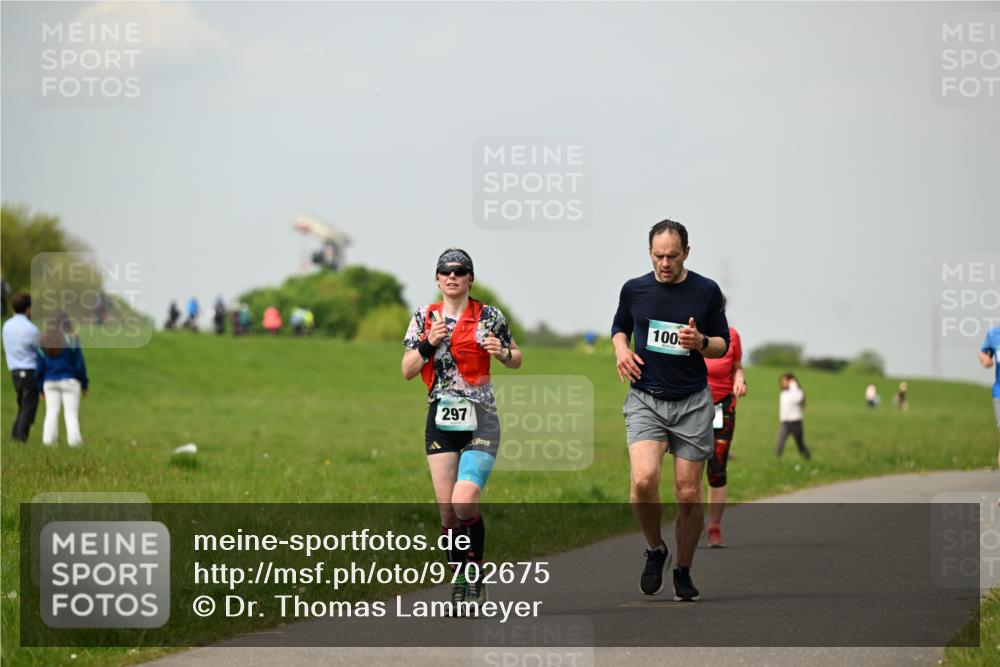 10.05.2026 - 8. Wedeler Halbmarathon Dr. Thomas Lammeyer http://msf.ph/oto/9702675 10.05.2026 11:48:18 Laufen 297, 100 meine-sportfotos.de