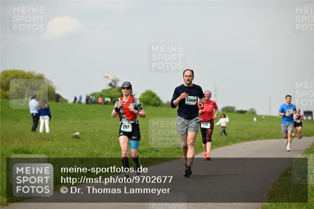 10.05.2026 - 8. Wedeler Halbmarathon Dr. Thomas Lammeyer http://msf.ph/oto/9702677 10.05.2026 11:48:19 Laufen 297, 1008, 236 meine-sportfotos.de