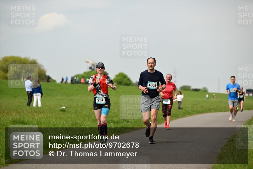 10.05.2026 - 8. Wedeler Halbmarathon Dr. Thomas Lammeyer http://msf.ph/oto/9702678 10.05.2026 11:48:19 Laufen 297, 1008, 236 meine-sportfotos.de