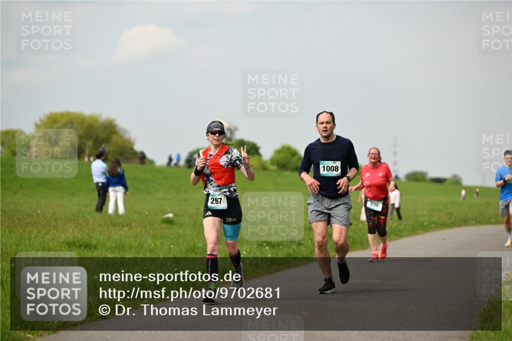 10.05.2026 - 8. Wedeler Halbmarathon Dr. Thomas Lammeyer http://msf.ph/oto/9702681 10.05.2026 11:48:19 Laufen 297, 1008, 236 meine-sportfotos.de