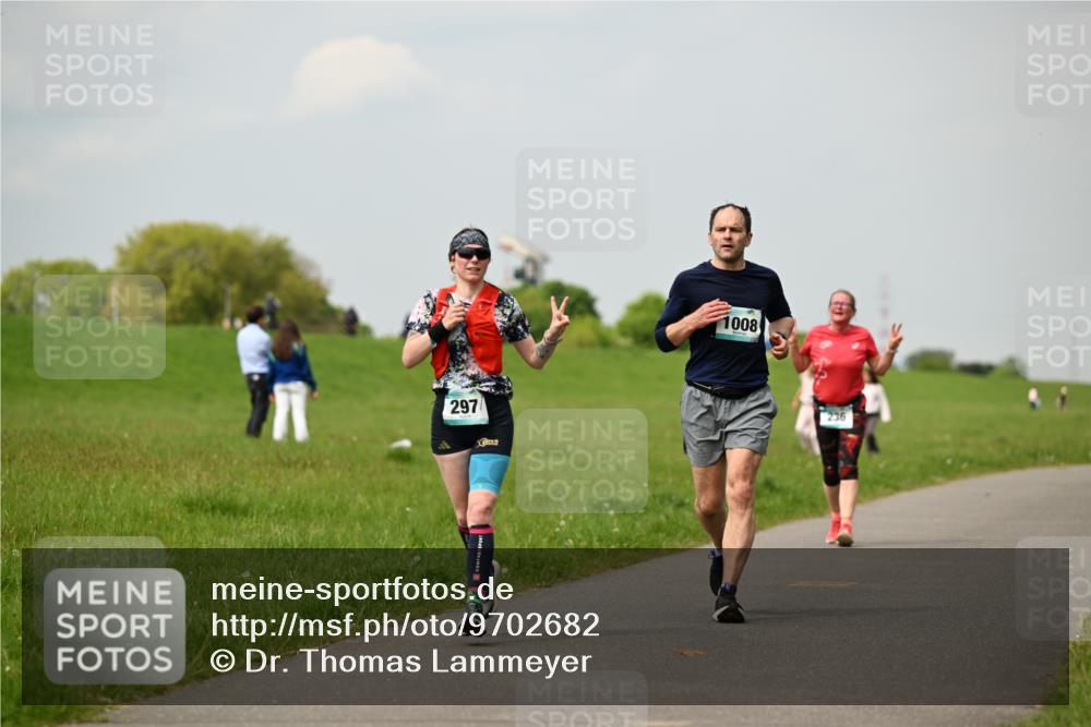 10.05.2026 - 8. Wedeler Halbmarathon Dr. Thomas Lammeyer http://msf.ph/oto/9702682 10.05.2026 11:48:19 Laufen 297, 1008, 236 meine-sportfotos.de