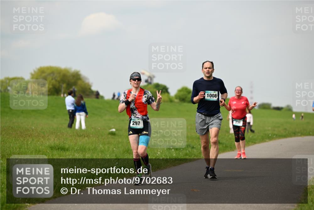 10.05.2026 - 8. Wedeler Halbmarathon Dr. Thomas Lammeyer http://msf.ph/oto/9702683 10.05.2026 11:48:19 Laufen 297, 1008, 236 meine-sportfotos.de