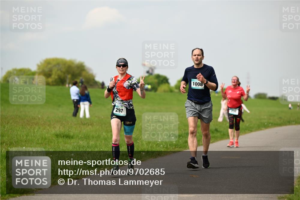 10.05.2026 - 8. Wedeler Halbmarathon Dr. Thomas Lammeyer http://msf.ph/oto/9702685 10.05.2026 11:48:20 Laufen 297, 1008, 236 meine-sportfotos.de