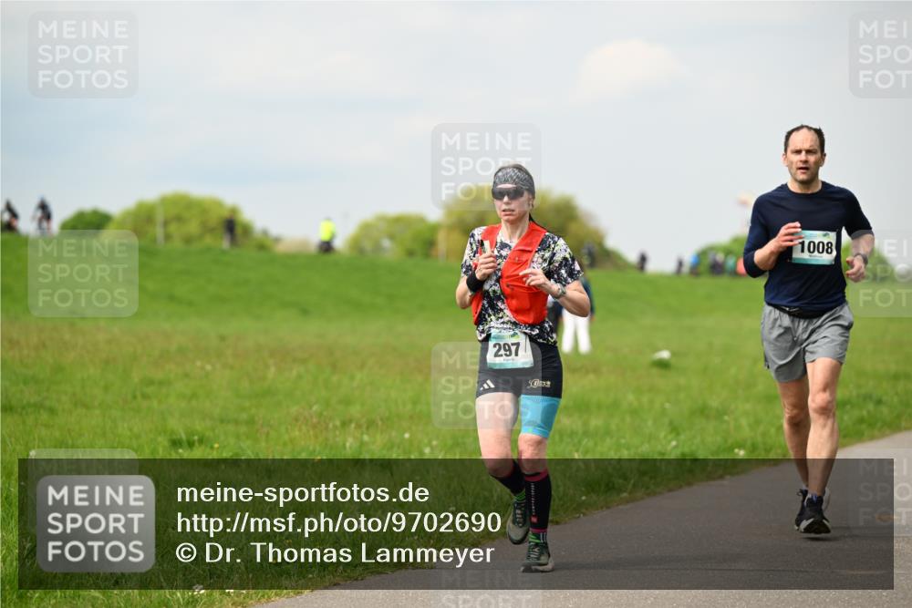 10.05.2026 - 8. Wedeler Halbmarathon Dr. Thomas Lammeyer http://msf.ph/oto/9702690 10.05.2026 11:48:21 Laufen 297, 1008 meine-sportfotos.de