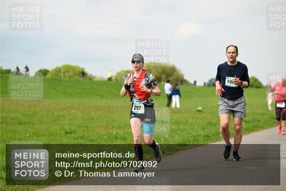 10.05.2026 - 8. Wedeler Halbmarathon Dr. Thomas Lammeyer http://msf.ph/oto/9702692 10.05.2026 11:48:21 Laufen 297, 100 meine-sportfotos.de
