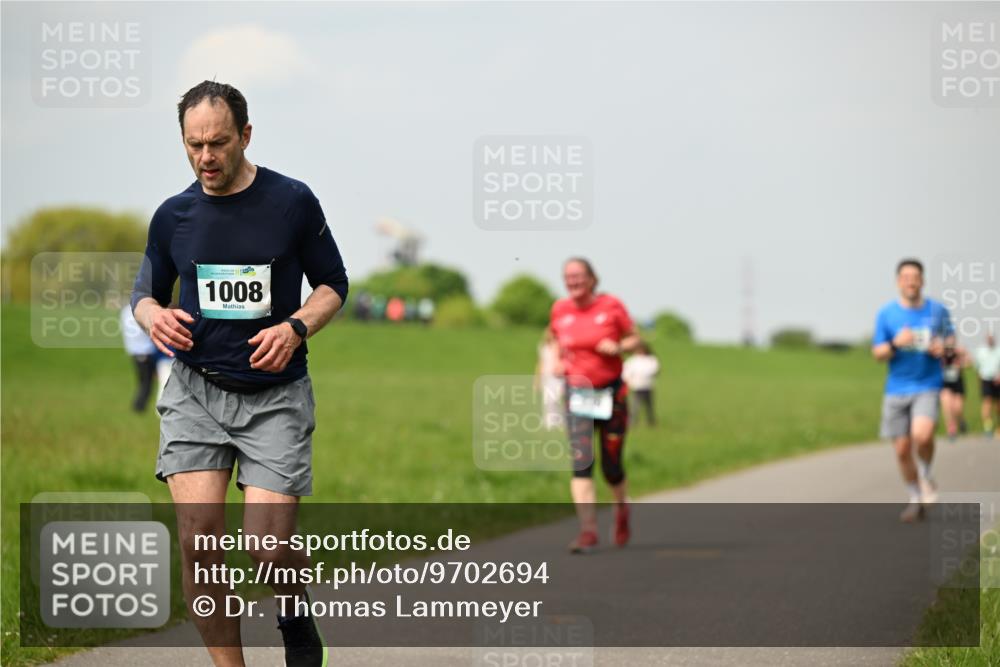10.05.2026 - 8. Wedeler Halbmarathon Dr. Thomas Lammeyer http://msf.ph/oto/9702694 10.05.2026 11:48:22 Laufen 1008 meine-sportfotos.de