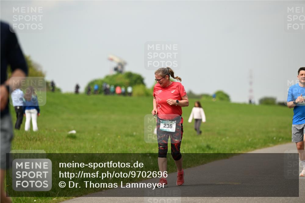 10.05.2026 - 8. Wedeler Halbmarathon Dr. Thomas Lammeyer http://msf.ph/oto/9702696 10.05.2026 11:48:23 Laufen 236 meine-sportfotos.de