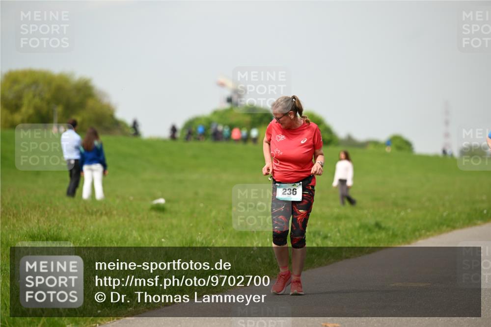 10.05.2026 - 8. Wedeler Halbmarathon Dr. Thomas Lammeyer http://msf.ph/oto/9702700 10.05.2026 11:48:23 Laufen 236 meine-sportfotos.de