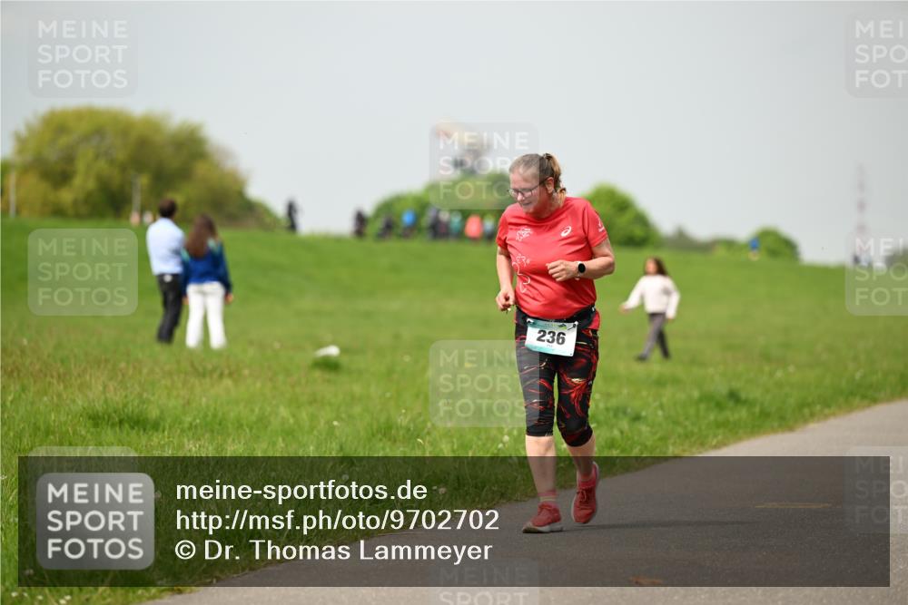 10.05.2026 - 8. Wedeler Halbmarathon Dr. Thomas Lammeyer http://msf.ph/oto/9702702 10.05.2026 11:48:24 Laufen 236 meine-sportfotos.de