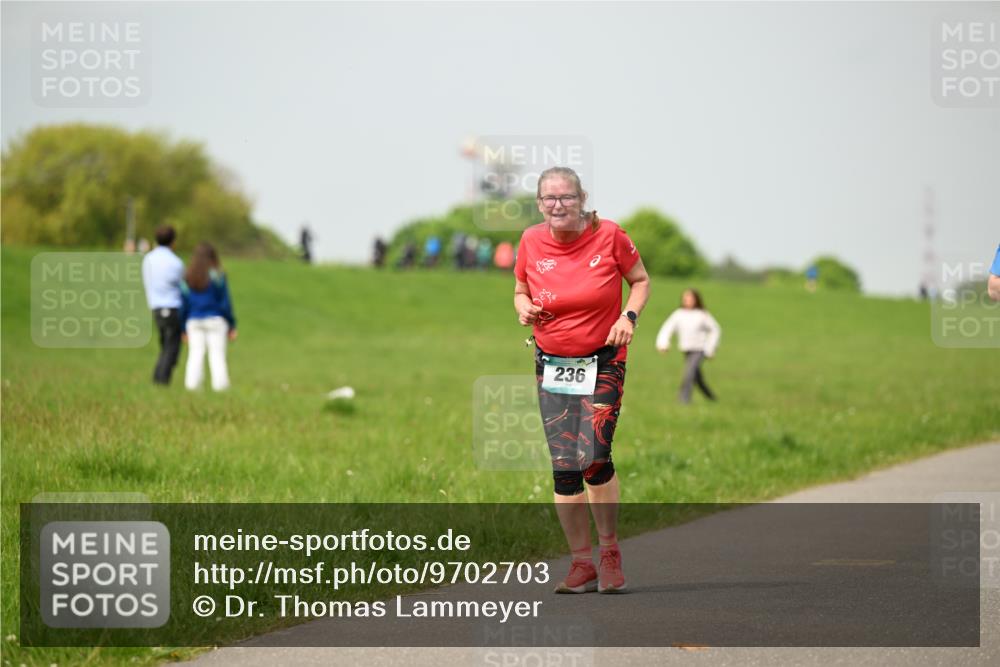 10.05.2026 - 8. Wedeler Halbmarathon Dr. Thomas Lammeyer http://msf.ph/oto/9702703 10.05.2026 11:48:24 Laufen 236 meine-sportfotos.de