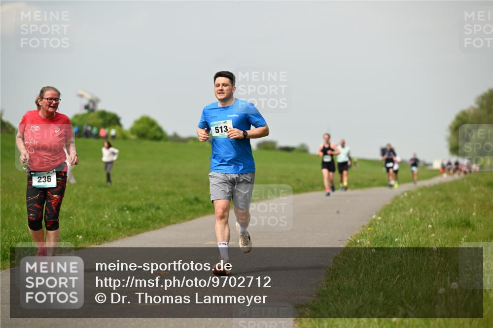 10.05.2026 - 8. Wedeler Halbmarathon Dr. Thomas Lammeyer http://msf.ph/oto/9702712 10.05.2026 11:48:26 Laufen 236, 200, 513 meine-sportfotos.de