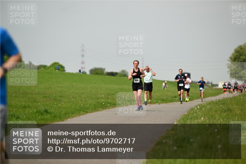 10.05.2026 - 8. Wedeler Halbmarathon Dr. Thomas Lammeyer http://msf.ph/oto/9702717 10.05.2026 11:48:27 Laufen 608, 659 meine-sportfotos.de
