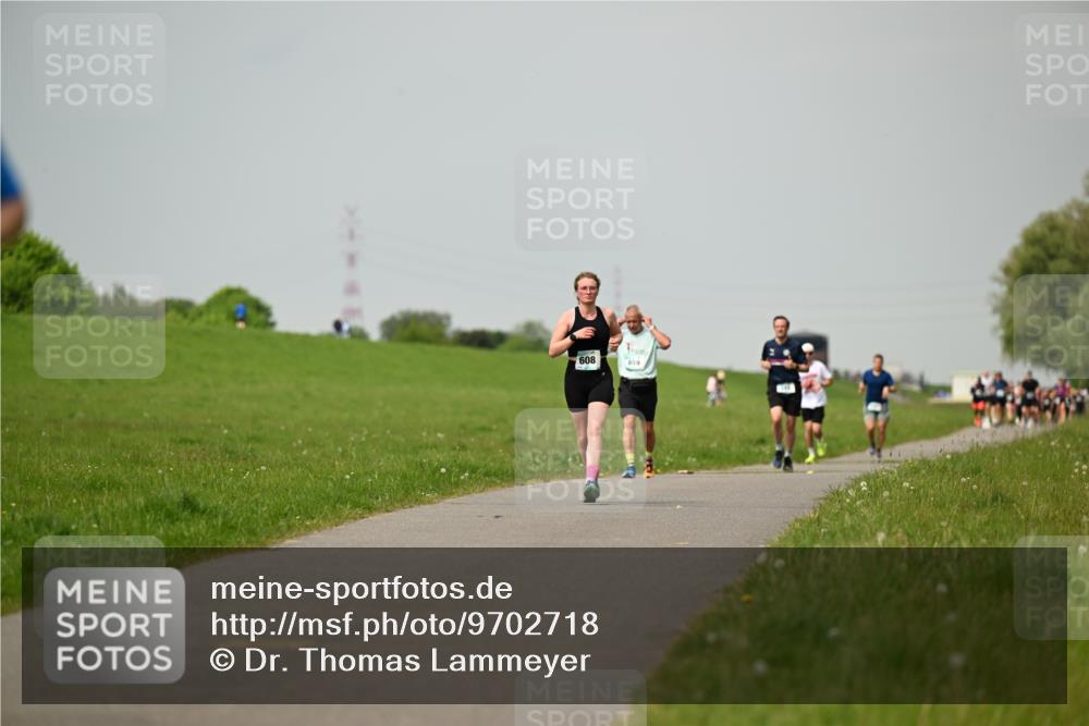 10.05.2026 - 8. Wedeler Halbmarathon Dr. Thomas Lammeyer http://msf.ph/oto/9702718 10.05.2026 11:48:27 Laufen 608, 659 meine-sportfotos.de