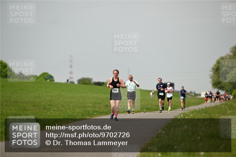 10.05.2026 - 8. Wedeler Halbmarathon Dr. Thomas Lammeyer http://msf.ph/oto/9702726 10.05.2026 11:48:28 Laufen 608, 659 meine-sportfotos.de