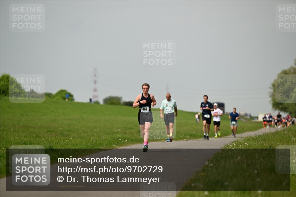 10.05.2026 - 8. Wedeler Halbmarathon Dr. Thomas Lammeyer http://msf.ph/oto/9702729 10.05.2026 11:48:29 Laufen 608 meine-sportfotos.de