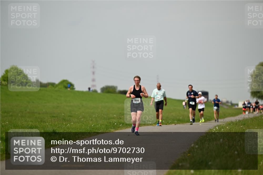 10.05.2026 - 8. Wedeler Halbmarathon Dr. Thomas Lammeyer http://msf.ph/oto/9702730 10.05.2026 11:48:29 Laufen 608 meine-sportfotos.de