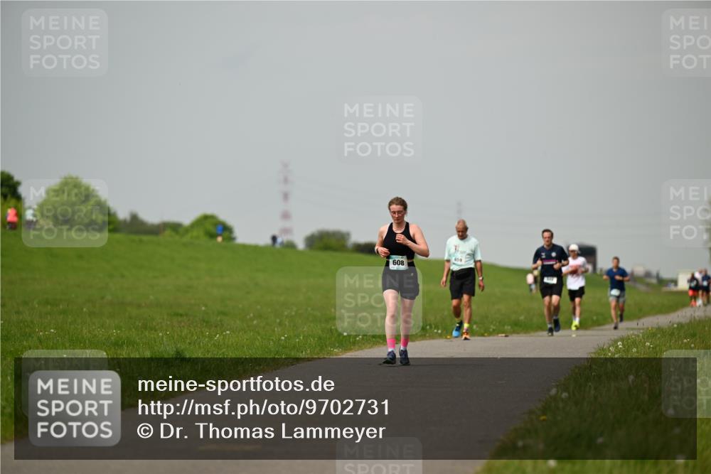 10.05.2026 - 8. Wedeler Halbmarathon Dr. Thomas Lammeyer http://msf.ph/oto/9702731 10.05.2026 11:48:29 Laufen 608 meine-sportfotos.de
