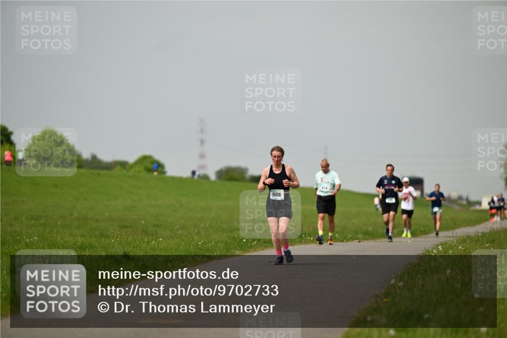 10.05.2026 - 8. Wedeler Halbmarathon Dr. Thomas Lammeyer http://msf.ph/oto/9702733 10.05.2026 11:48:29 Laufen 608 meine-sportfotos.de