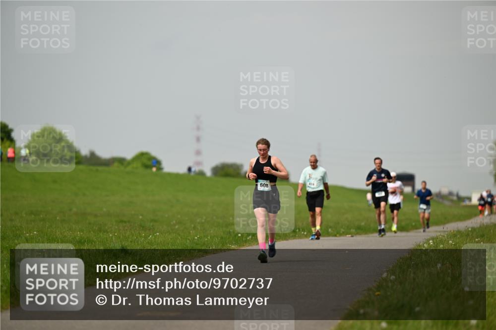 10.05.2026 - 8. Wedeler Halbmarathon Dr. Thomas Lammeyer http://msf.ph/oto/9702737 10.05.2026 11:48:30 Laufen 608 meine-sportfotos.de