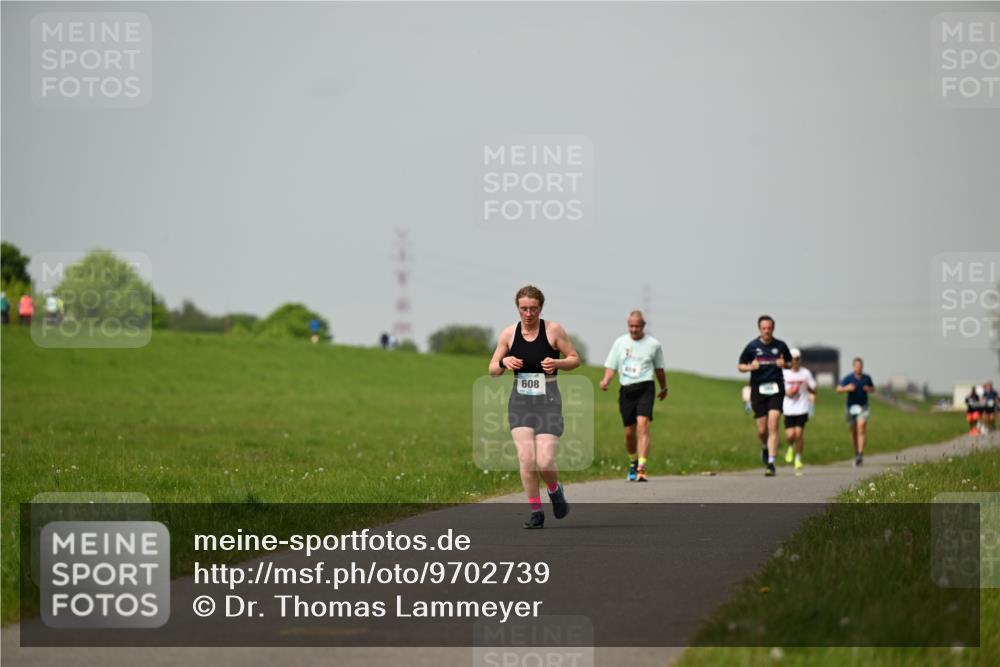 10.05.2026 - 8. Wedeler Halbmarathon Dr. Thomas Lammeyer http://msf.ph/oto/9702739 10.05.2026 11:48:30 Laufen 608 meine-sportfotos.de