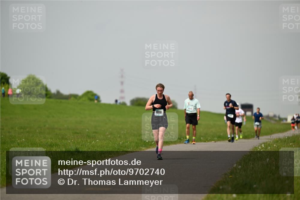 10.05.2026 - 8. Wedeler Halbmarathon Dr. Thomas Lammeyer http://msf.ph/oto/9702740 10.05.2026 11:48:30 Laufen 608 meine-sportfotos.de