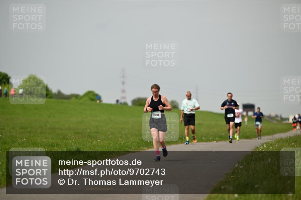 10.05.2026 - 8. Wedeler Halbmarathon Dr. Thomas Lammeyer http://msf.ph/oto/9702743 10.05.2026 11:48:31 Laufen 608 meine-sportfotos.de