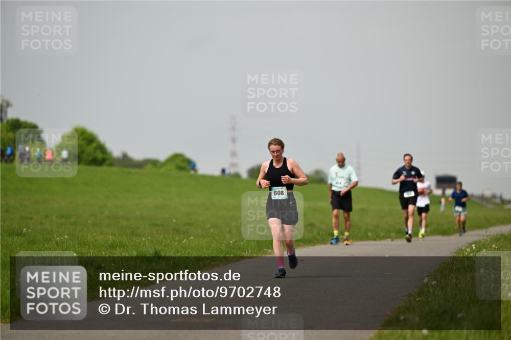 10.05.2026 - 8. Wedeler Halbmarathon Dr. Thomas Lammeyer http://msf.ph/oto/9702748 10.05.2026 11:48:31 Laufen 608 meine-sportfotos.de
