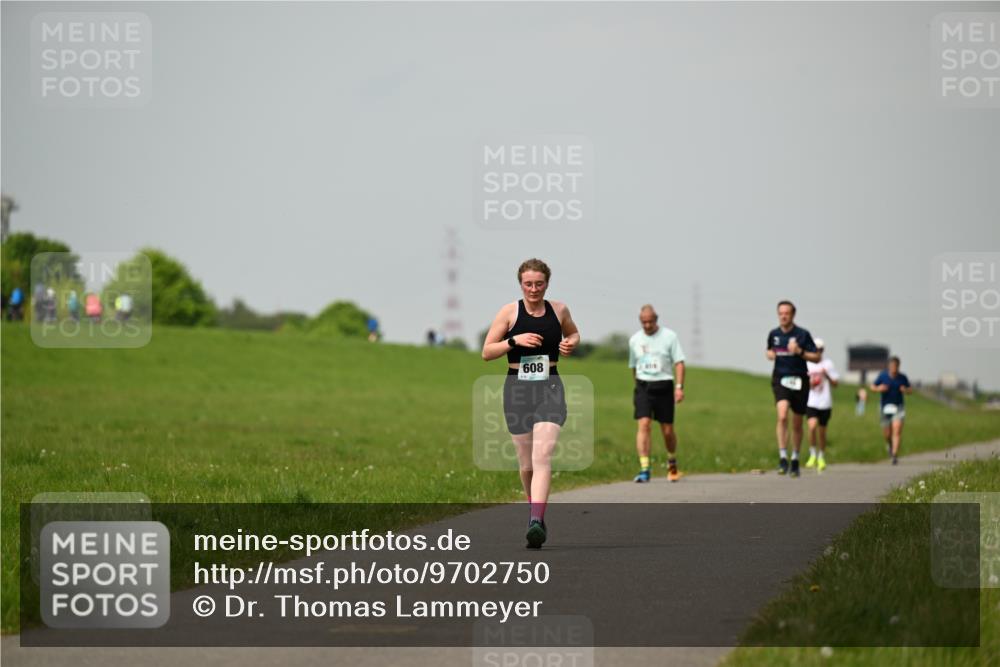 10.05.2026 - 8. Wedeler Halbmarathon Dr. Thomas Lammeyer http://msf.ph/oto/9702750 10.05.2026 11:48:32 Laufen 608 meine-sportfotos.de
