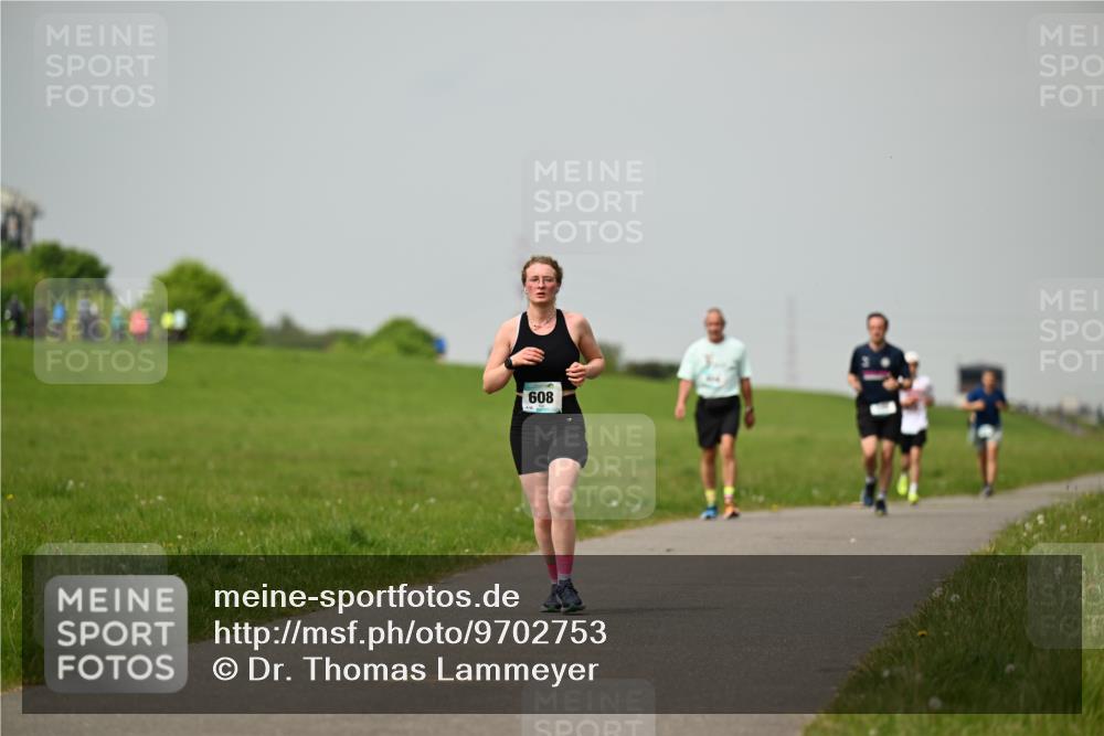 10.05.2026 - 8. Wedeler Halbmarathon Dr. Thomas Lammeyer http://msf.ph/oto/9702753 10.05.2026 11:48:33 Laufen 608 meine-sportfotos.de
