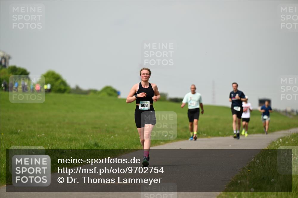 10.05.2026 - 8. Wedeler Halbmarathon Dr. Thomas Lammeyer http://msf.ph/oto/9702754 10.05.2026 11:48:33 Laufen 608 meine-sportfotos.de