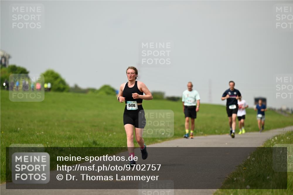 10.05.2026 - 8. Wedeler Halbmarathon Dr. Thomas Lammeyer http://msf.ph/oto/9702757 10.05.2026 11:48:33 Laufen 608 meine-sportfotos.de