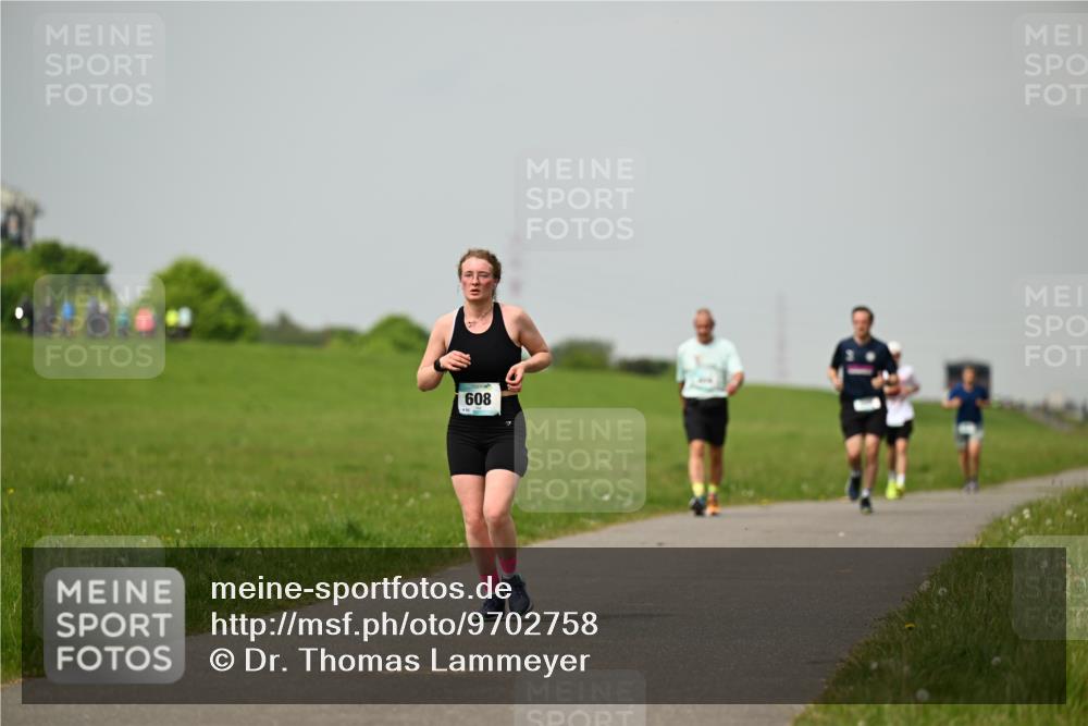 10.05.2026 - 8. Wedeler Halbmarathon Dr. Thomas Lammeyer http://msf.ph/oto/9702758 10.05.2026 11:48:34 Laufen 608 meine-sportfotos.de