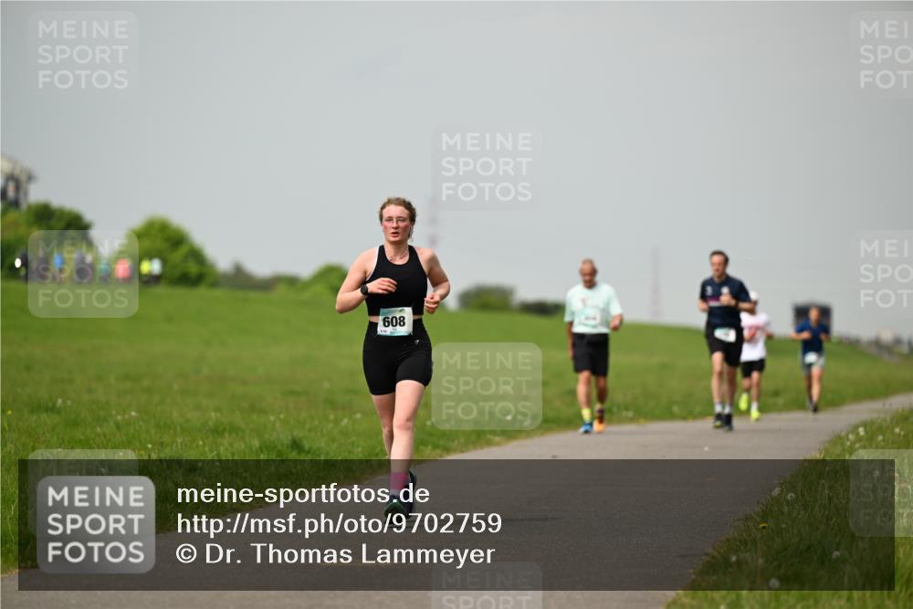 10.05.2026 - 8. Wedeler Halbmarathon Dr. Thomas Lammeyer http://msf.ph/oto/9702759 10.05.2026 11:48:34 Laufen 608 meine-sportfotos.de