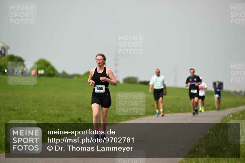 10.05.2026 - 8. Wedeler Halbmarathon Dr. Thomas Lammeyer http://msf.ph/oto/9702761 10.05.2026 11:48:34 Laufen 608 meine-sportfotos.de